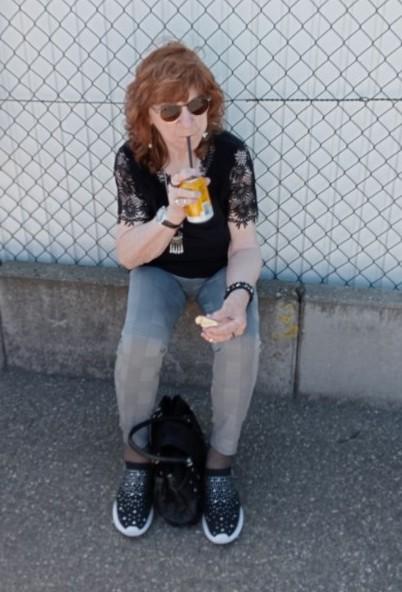 erna63 uploaded   1 year/s ago