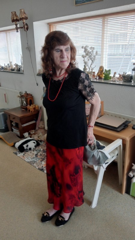 erna63 uploaded   1 year/s ago