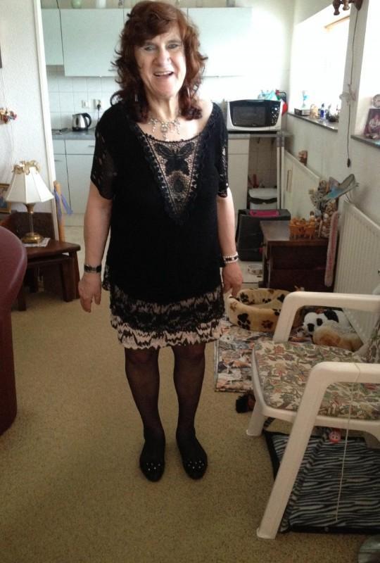 erna63 uploaded   332  day/s  ago